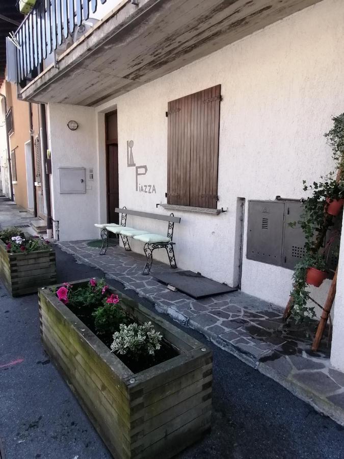 Casa Vacanze 'La Piazza' Villa Zone Eksteriør billede